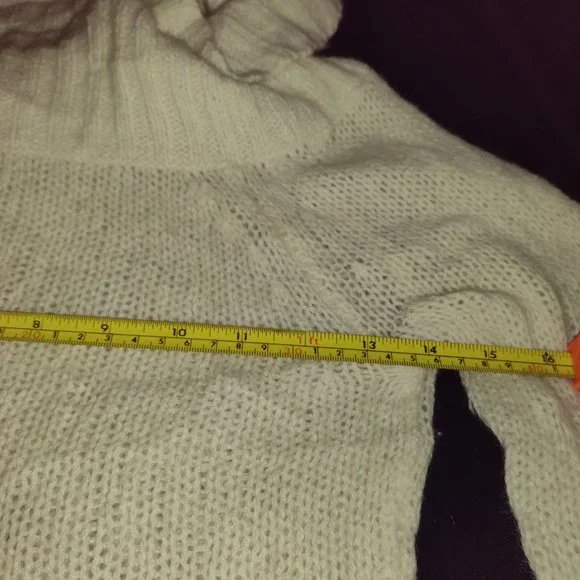 American Eagle Sweater - Picture 4 of 8